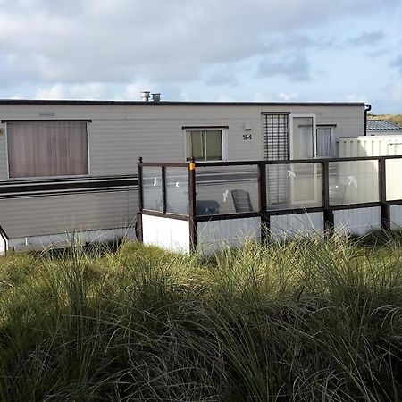 Ameland-Nes-Duinoord: Stacaravan Nes  Exterior photo
